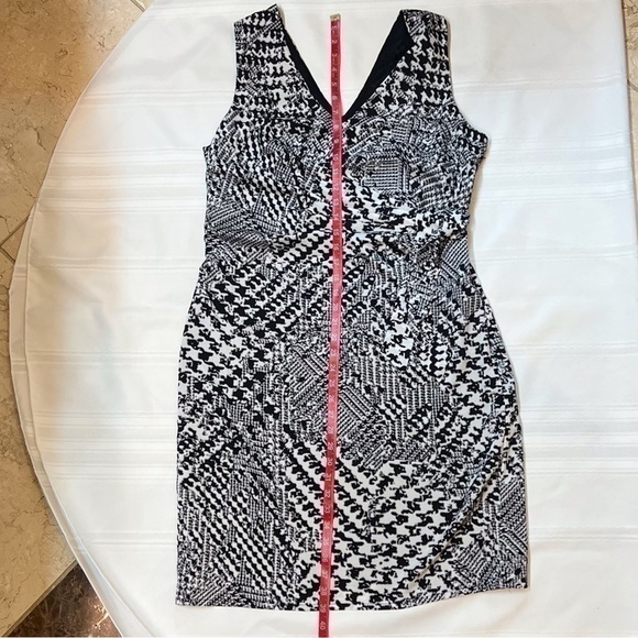 MNG by Mango Dress Sleeveless V- Neck‎ Sz 10 EUC Blk & Wht Print - Picture 11 of 11